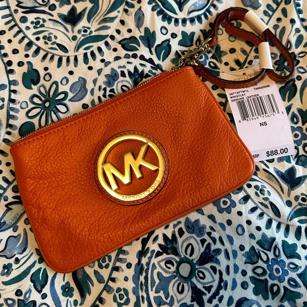 NWT Michael Kors wristlet